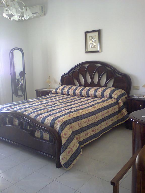 B&B Le Rose วิญากัสตริสิ ภายนอก รูปภาพ
